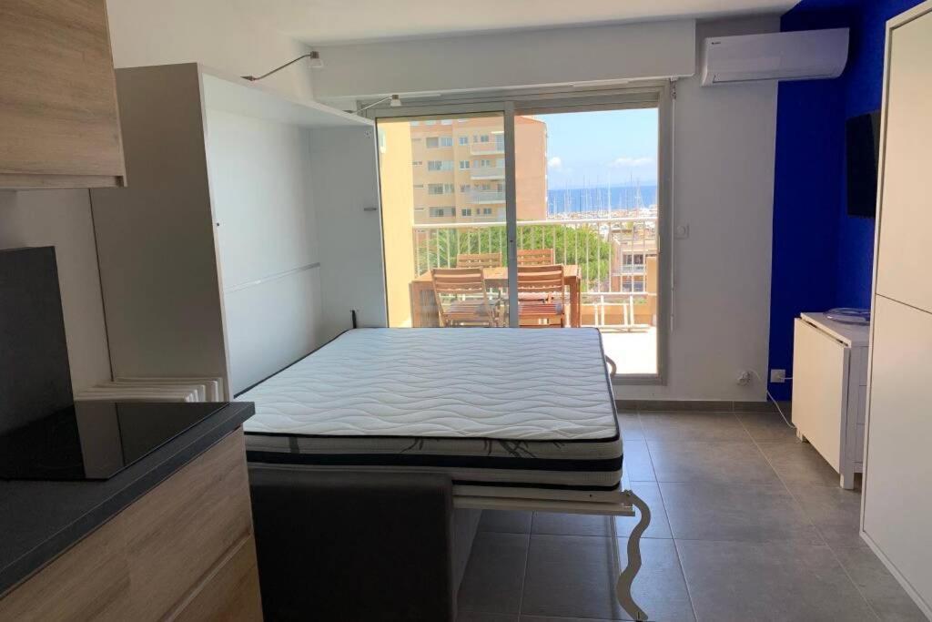 L'Effet Mer, Duplex Sur Le Port Avec Ses 2 Terrasses Vue Mer Hyeres Luaran gambar